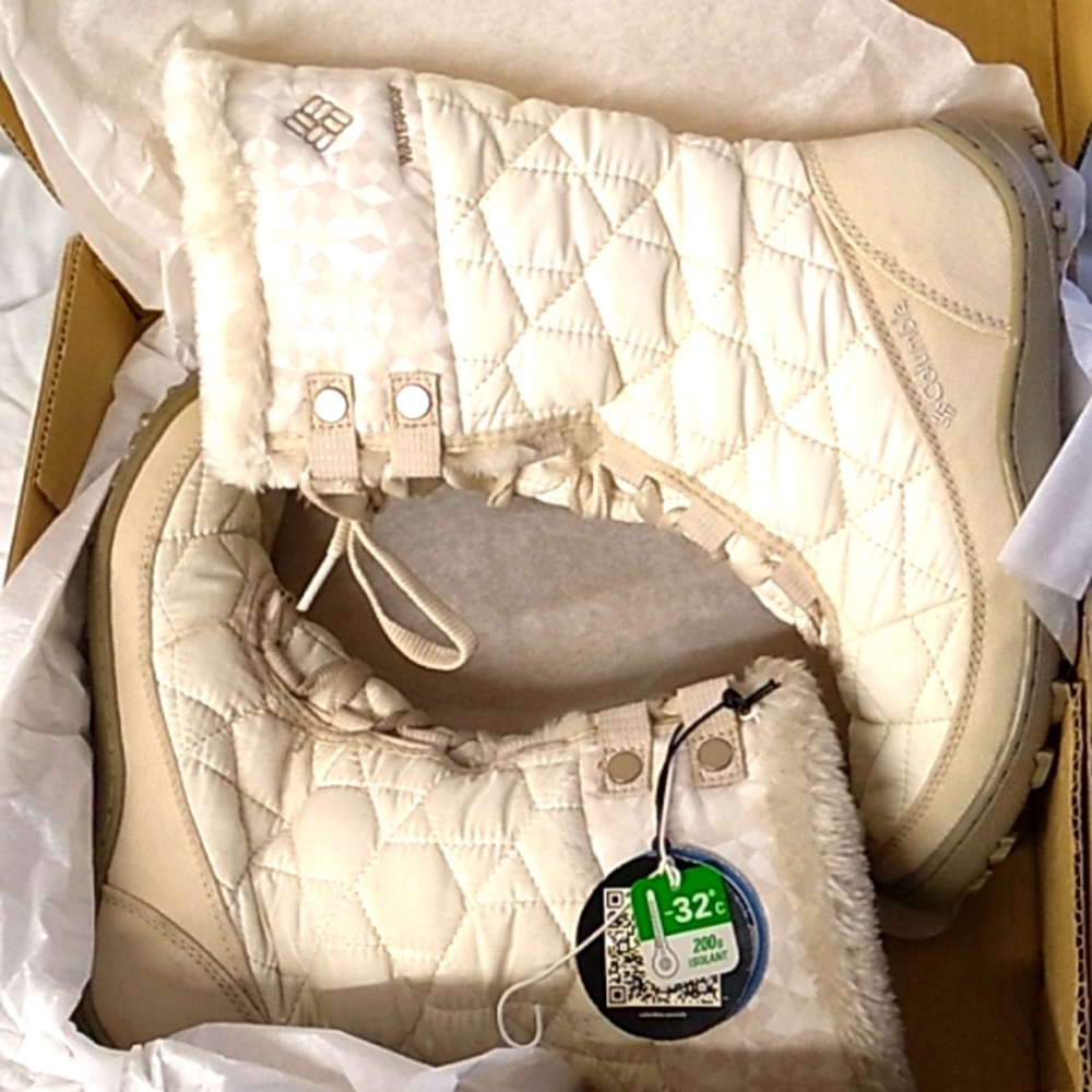NIB Women's Columbia omni-heat waterproof cream color boots size 5
